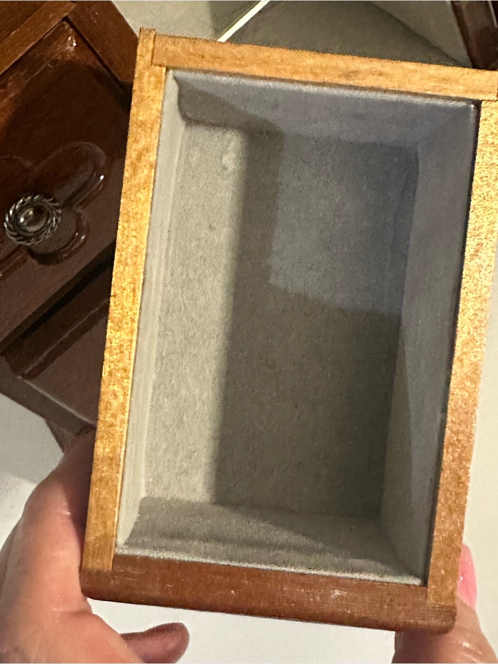 Vtg. Wooden jewelry box with 3 drawers - Picture 7 of 9